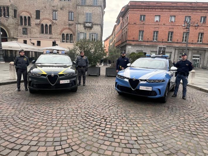 Guardia di Finanza Polizia di Stato 