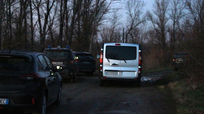 Trovato uno scheletro in un'area golenale del Po a Zibello: indagano i carabinieri