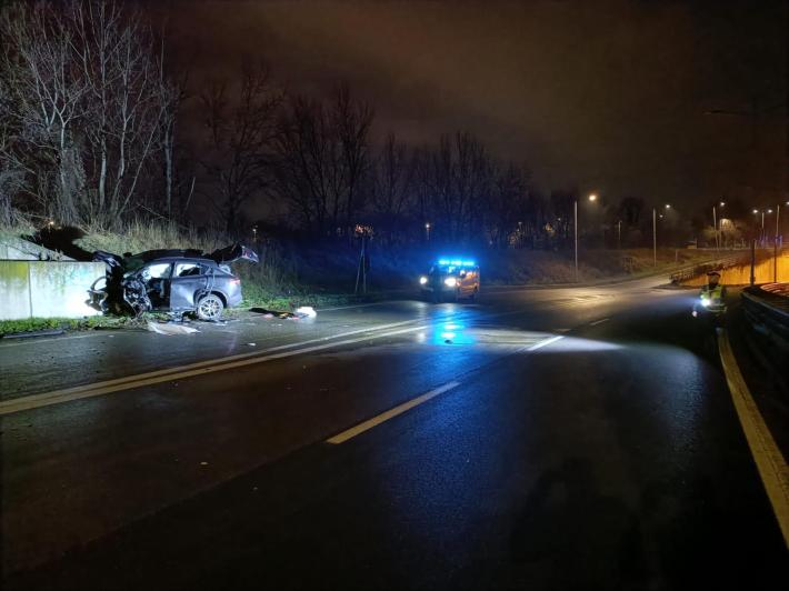 Si schianta contro il guardrail in tangenziale a Parma, muore un 77enne