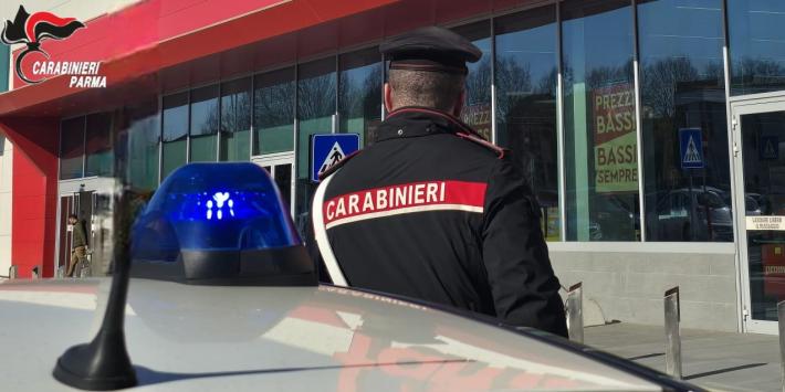 Collecchio: in prova al market anzich&eacute; lavorare, svuotano gli scaffali. Nei guai due 18enni