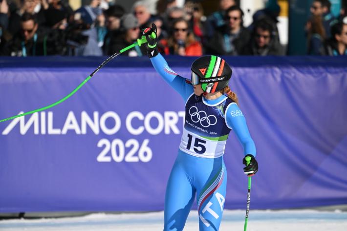 Discesa libera femminile, gara ancora sospesa per un'altra caduta. Intanto Goggia: "Ho sbagliato sullo schuss delle Tofane"