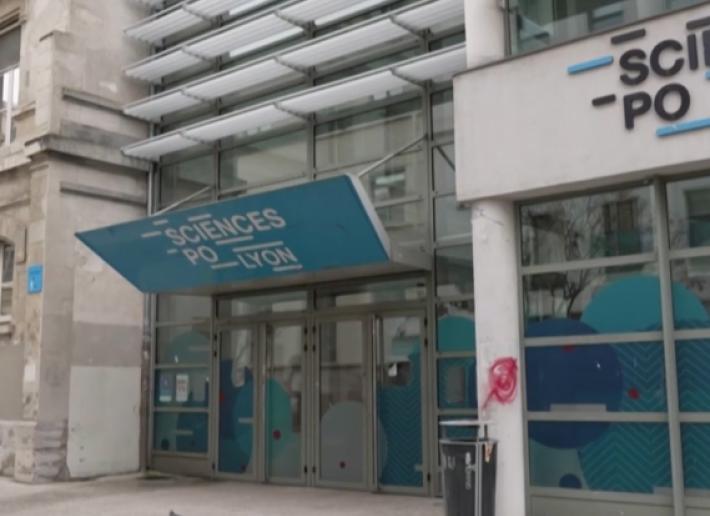 E' morto il ragazzo di destra picchiato ieri dagli "antifa"