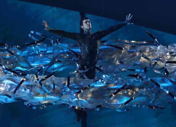 Milano Cortina, il gran finale con la cerimonia di chiusura all'Arena di Verona. Prima performance aerea di Bolle