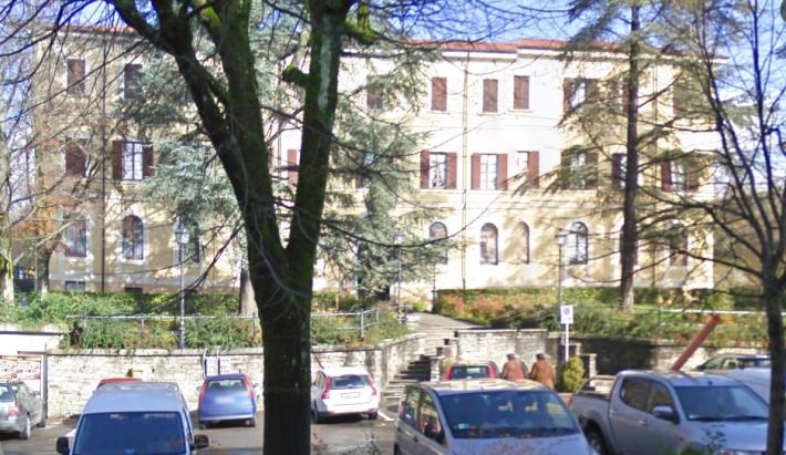 Paura a Bedonia: cade dalle scale, arriva l'elisoccorso