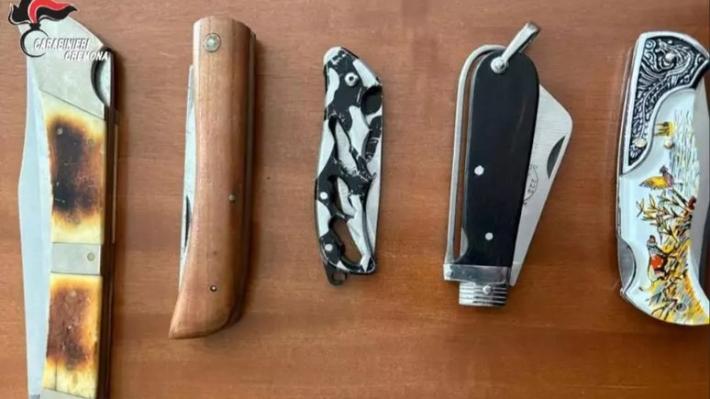 In classe con il coltello, 5 minori denunciati in provincia di Cremona