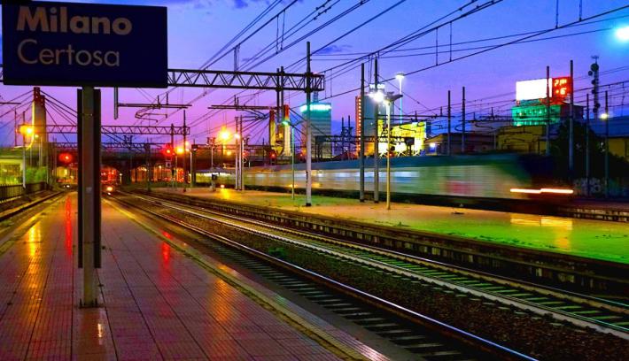 Evaso da domiciliari tenta di rapinare una donna su un treno, arrestato
