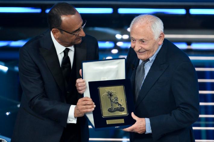 Sanremo: elicottero dei vigili del fuoco per portare Mogol a Roma, &egrave; polemica