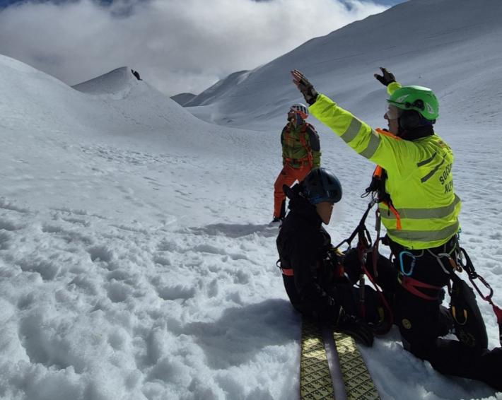 Sciatrice cade a  Prato Spilla: spettacolare e emozionante operazione di recupero con l'elisoccorso - La mappa