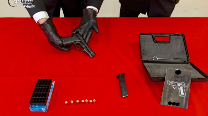 Parma: paura in piazzale Sicilia, esplosi colpi d&rsquo;arma da fuoco vicino alle scuole - sequestrata una pistola scacciacani. Nei guaia 20enne straniero