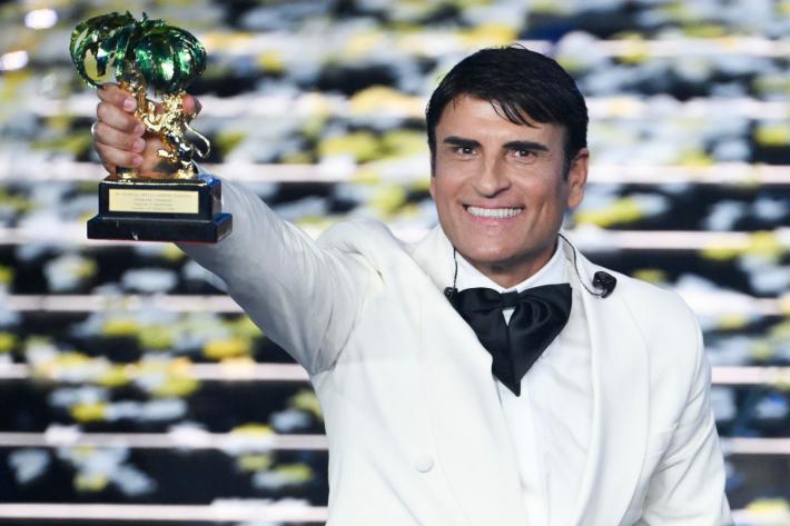 Sal Da Vinci  vince la 76a edizione del Festival di Sanremo (Guarda il video della canzone) - La pi&ugrave; votata dal pubblico Serena Brancale - Tutti i premiati - I primi 5 - Le foto