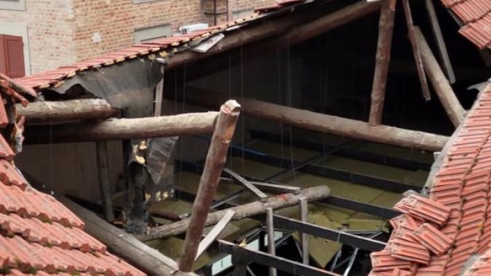 Fidenza, crollato il tetto di una palestra: strage sfiorata