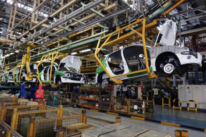 La guerra in Iran un'occasione per l'auto?