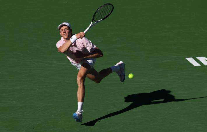 Indian Wells, Sinner e Djokovic accedono agli ottavi