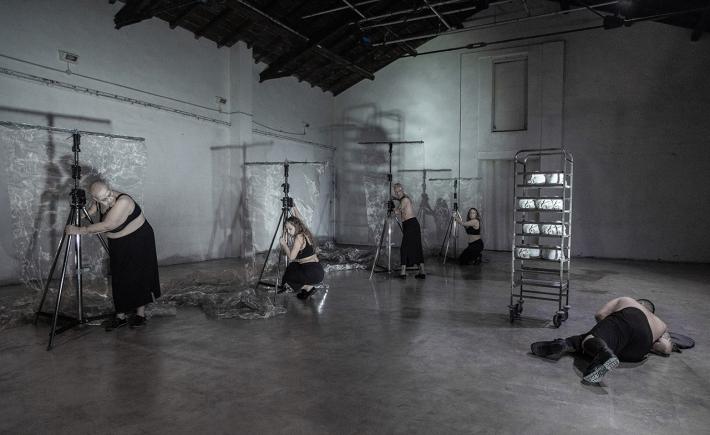 A Lenz Teatro doppio debutto a opera di Maestri & Pititto, &ldquo;La scimmia di Dio&rdquo; e &ldquo;Teste_Over Marisa Merz&rdquo;