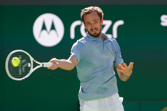 Clamoroso a Indian Wells: Medvedev fa fuori Alcaraz. Il russo in finale con Sinner