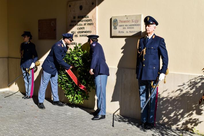 Corona d&rsquo;alloro in questura per ricordare Francesco Zizzi, ucciso nell'agguato di via Fani