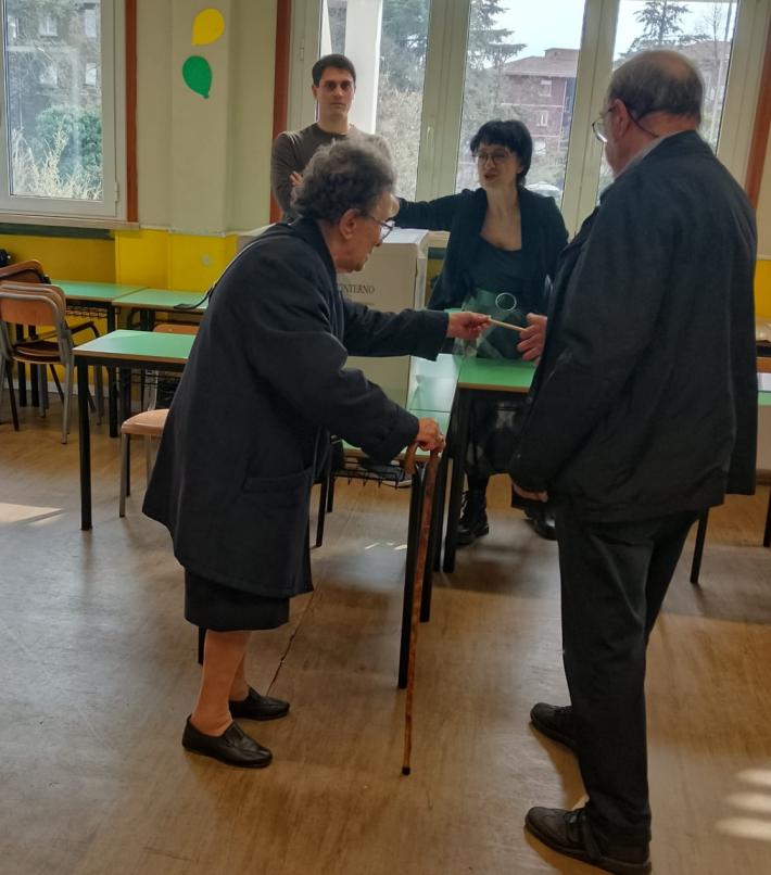 Non c'&egrave; et&agrave; che tenga: la parmigiana Rina Zanichelli va a votare a 103 anni