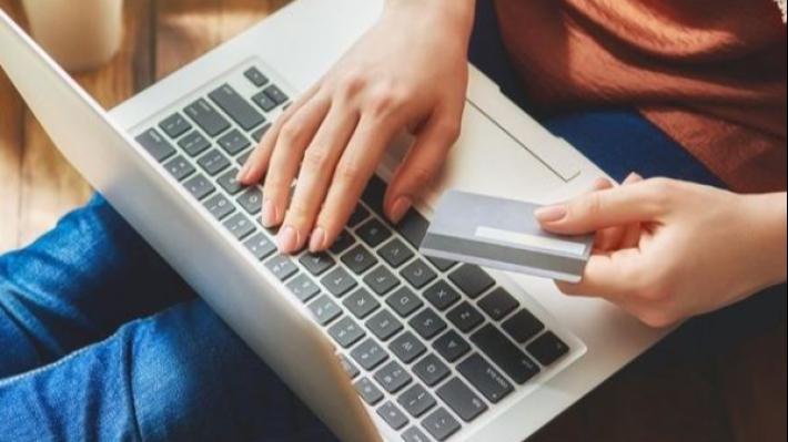 La nuova truffa del 'money muling', una 30enne perde 7.500 euro