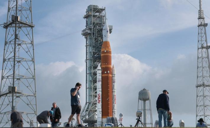 Luna, conto alla rovescia e ultimi preparativi per la missione Artemis II: quattro astronauti andranno in orbita. Accordo fra Nasa e Italia