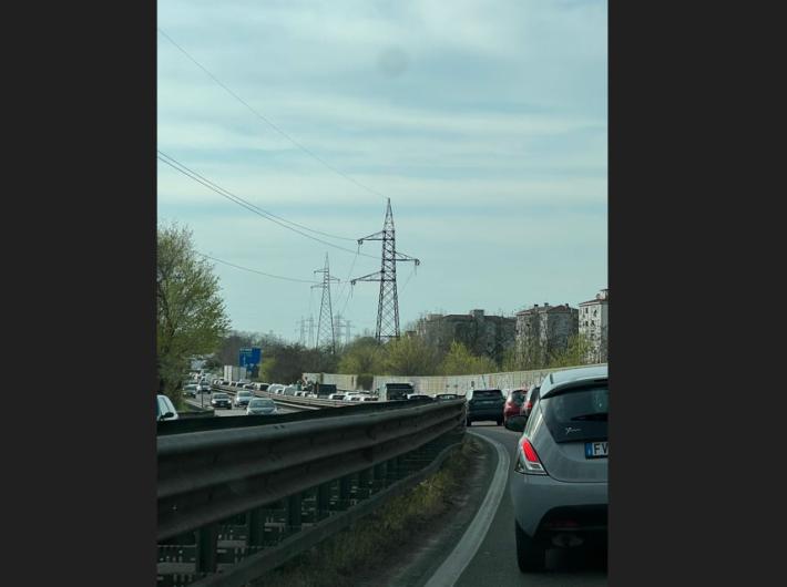 Tangenziale sud: incidente tra via Montanara e strada Farnese, traffico in tilt 