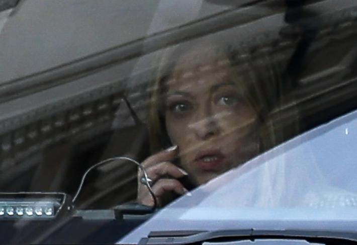 Blitz di Giorgia Meloni nel Golfo, missione per la sicurezza energetica 