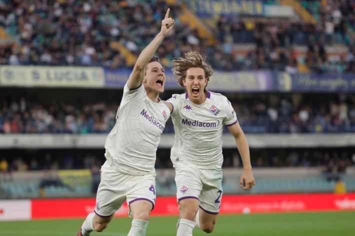 Il Sassuolo stende il Cagliari, la Fiorentina passa a Verona tra le polemiche  - Risultati e classifica