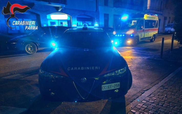 Ubriaco molesto tenta di buttare a terra un carabiniere e colpisce una soccorritrice: arrestato 54enne