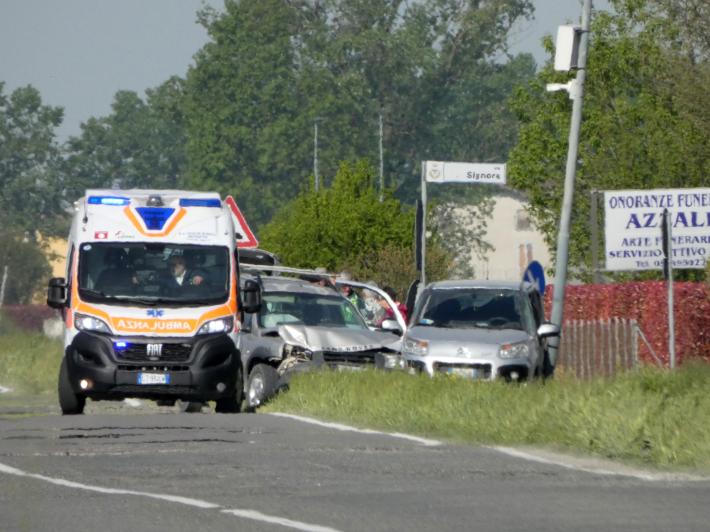Incidente con due feriti a Polesine Zibello