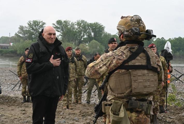   Crosetto in visita a Fornovo: "Il mio compito &egrave; avere una Difesa credibile"