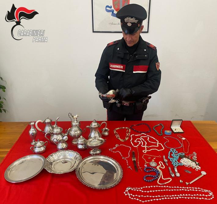 Finto carabiniere deruba una 90enne : arrestato. Restituiti gioielli e contanti per 10.000 euro