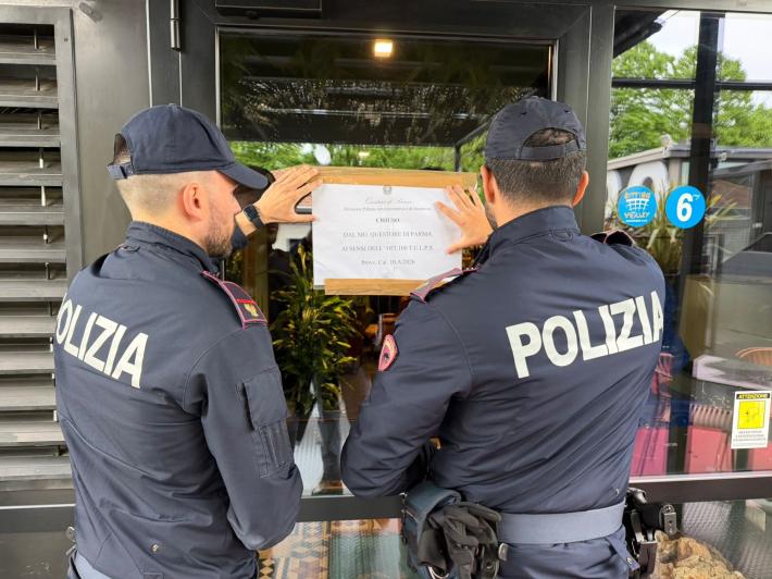 Rissa con mazza e coltello nel parcheggio: locale di via La Spezia sospeso per 15 giorni 