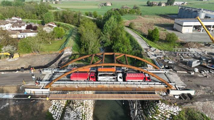  Superato il collaudo statico del ponte di castellina. Prova di carico con 320 tonnellate (8 camion da 40 tonnellate ciascuno) 
