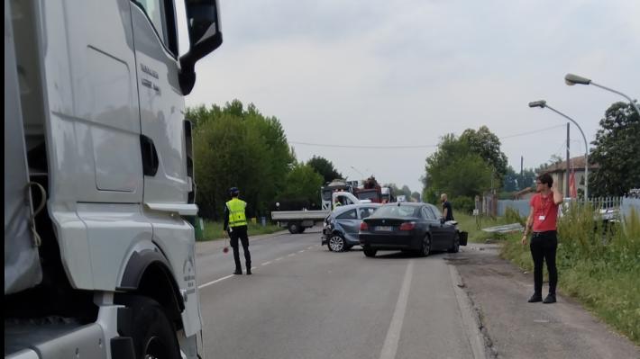 Scontro a san Prospero, due feriti: traffico in tilt per ore