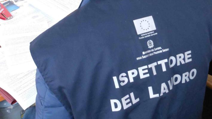 Controlli dell'Ispettorato del lavoro a Parma: scoperti 4 lavoratori in nero, sospensioni revocate dopo la regolarizzazione e il pagamento delle sanzioni