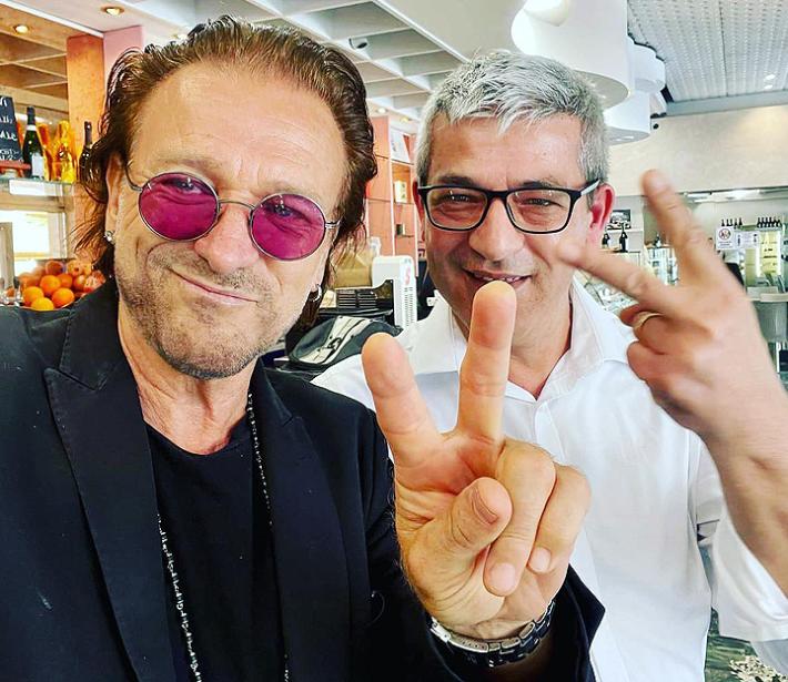 "Bono in un bar a Bologna", foto virale, ma era un sosia