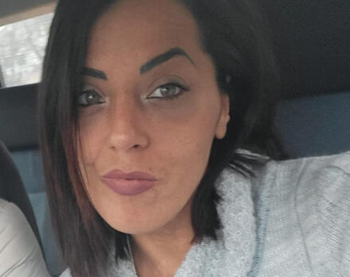 Morta dopo un intevento estetico al seno in casa, autopsia: "Molto silicone nel sangue"