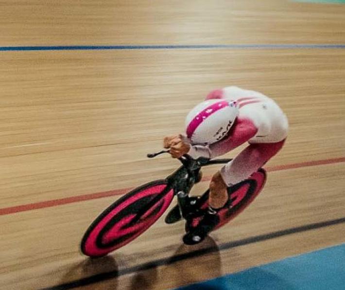 Ciclismo, Bigham stabilisce il nuovo record dell'ora