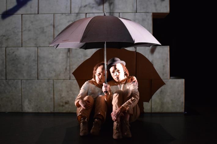 Spettacolo Au-del&agrave; du mur