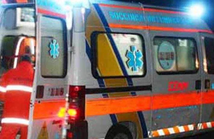 Frontale ieri notte a Bogolese: un ferito