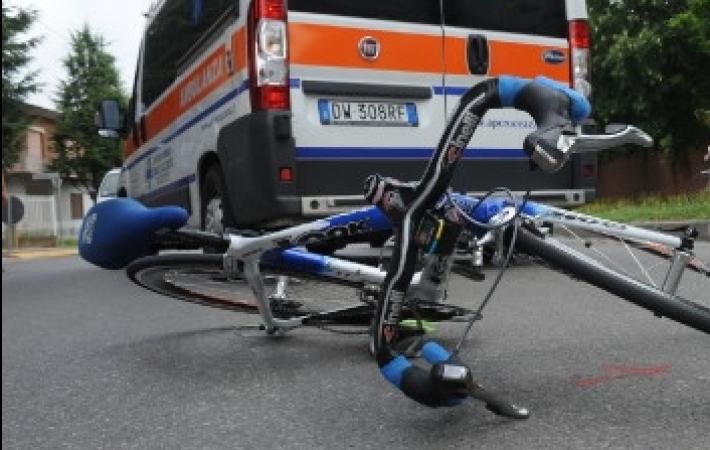 Mattinata nera per i ciclisti in Appennino: tre caduti e soccorsi