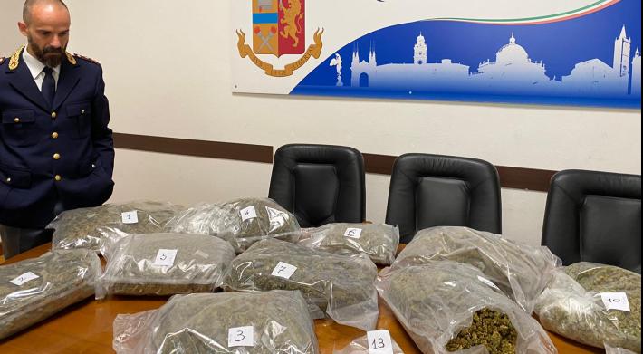 Dieci chili e mezzo di marijuana sequestrata