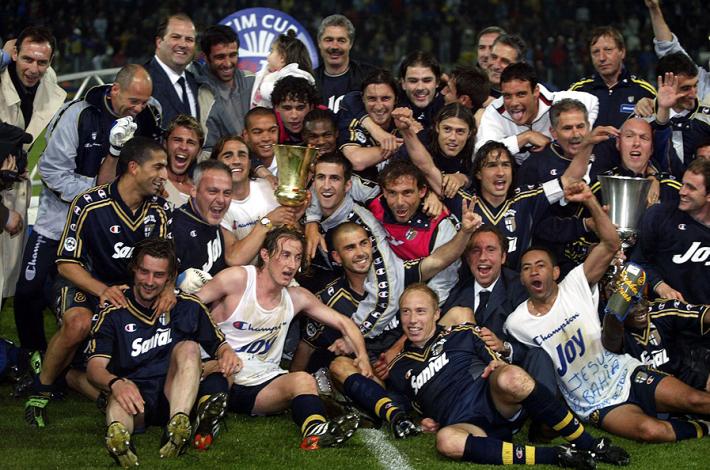 Vent'anni fa, al Tardini, il Parma supera la Juve e conquista la terza Coppa Italia della sua storia - Video