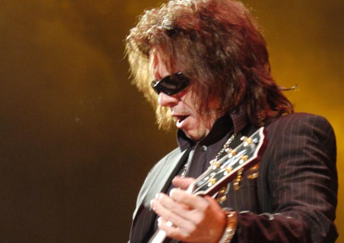 Choc Duran Duran, l'ex Andy Taylor ha il cancro. Simon Le Bon: "Notizia devastante"