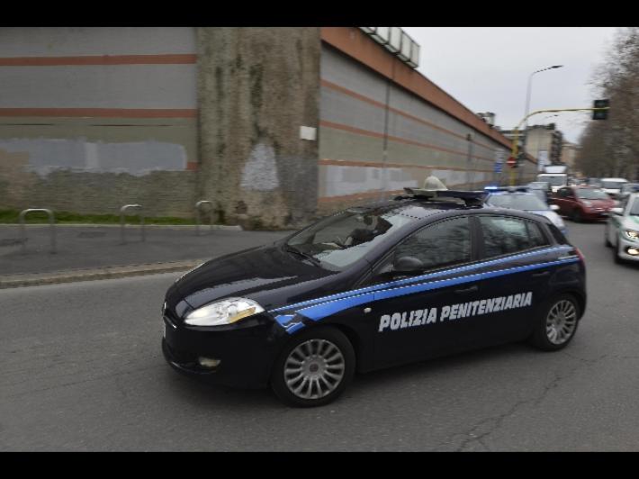 Drog&ograve; e violent&ograve; una donna: spuntano altri 5 casi.  Nuove accuse per l'ex agente immobiliare. Coinvolta anche la moglie