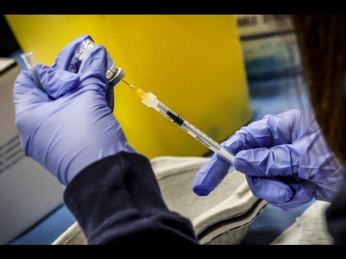 Covid: Caserta; 3 positivi in classe figlio paziente