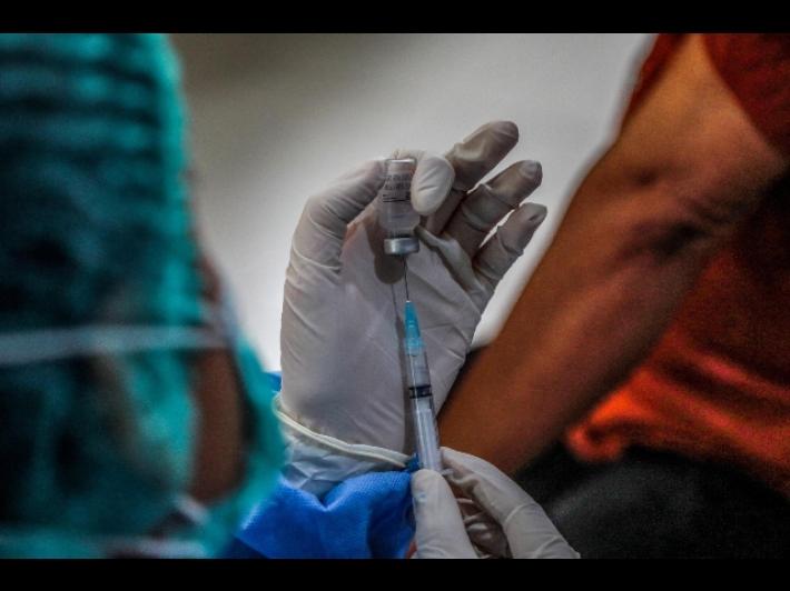 Vaccini:Iss,dopo 5 mesi protezione da contagi cala a 30,1%