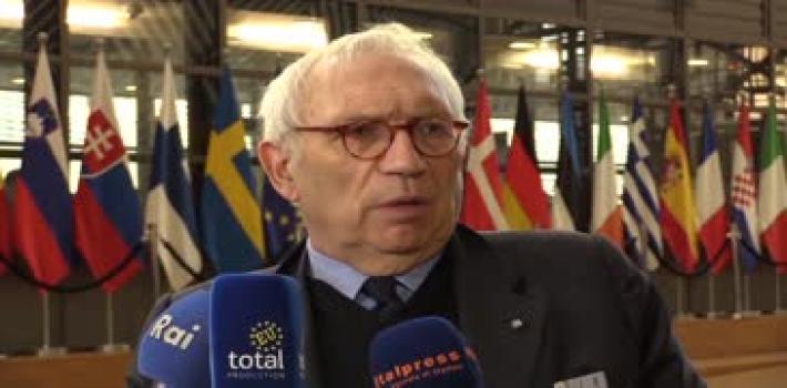 Il ministro Bianchi: "Nessun ripensamento, ritorno in presenza"