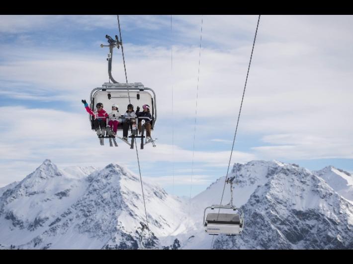 Austria, Omicron fa chiudere alberghi e baite in Tirolo