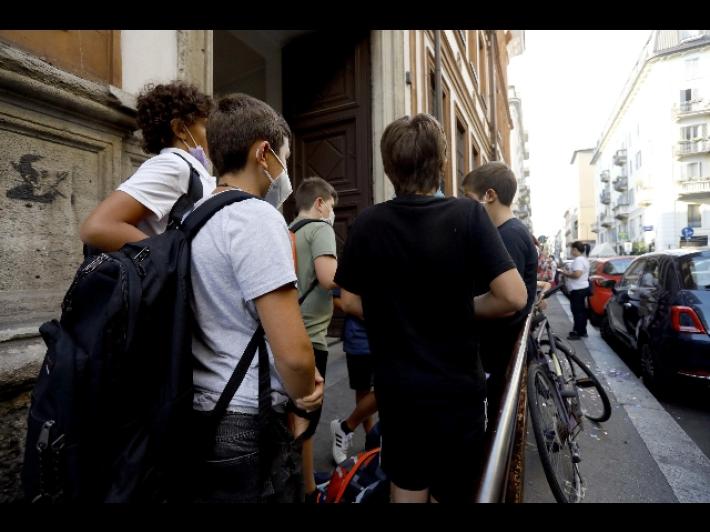 Scuola: focus Freud, alert no controlli green pass studenti