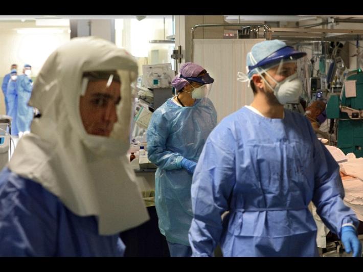 Morto 28enne no vax, si era strappato casco ossigeno